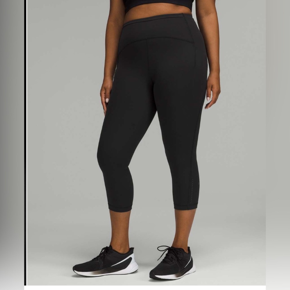 Lululemon Swift Speed High-Rise Crop 21"
Black BNWT